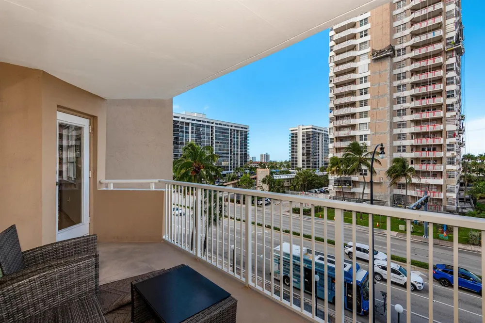 1980 S OCEAN DRIVE #3P Hallandale Beach, FL 33009