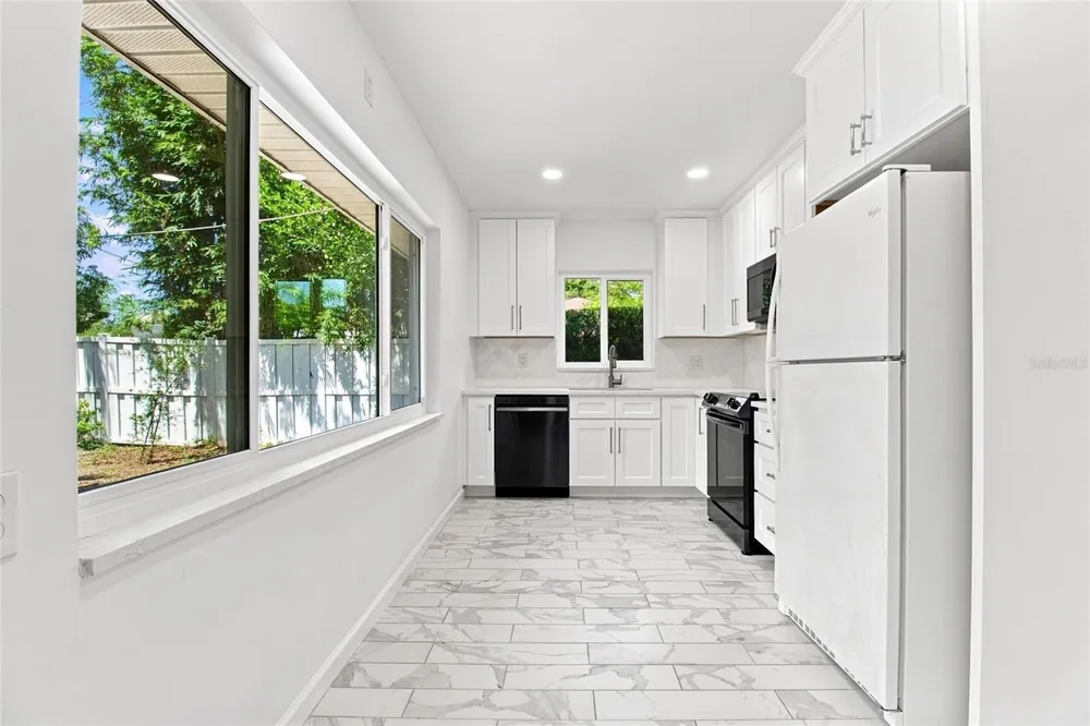 4100 18TH AVENUE St Petersburg, FL 33713