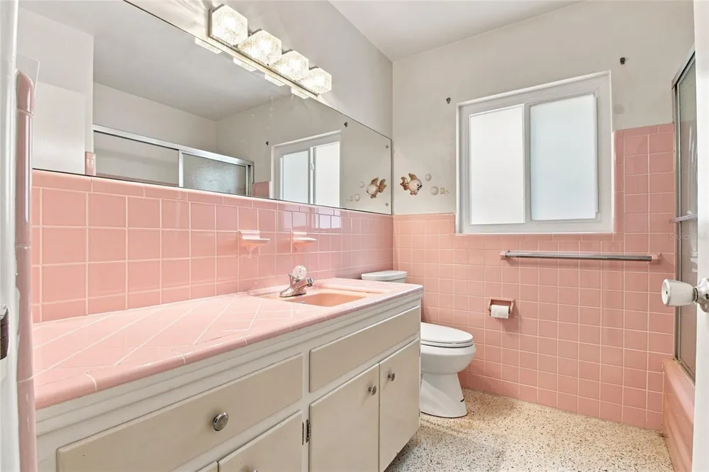 4100 18TH AVENUE St Petersburg, FL 33713