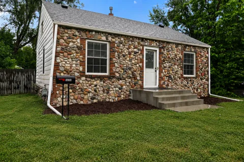 5000 Fairview Avenue
