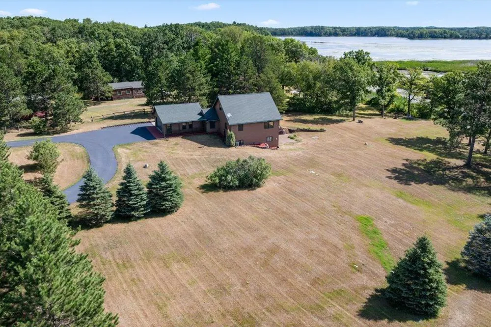 21264 Fair Oaks Drive Nevis, MN 56467