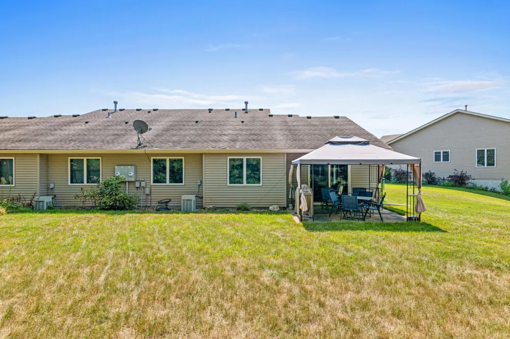305 Wildwood Circle Roberts, WI 54023