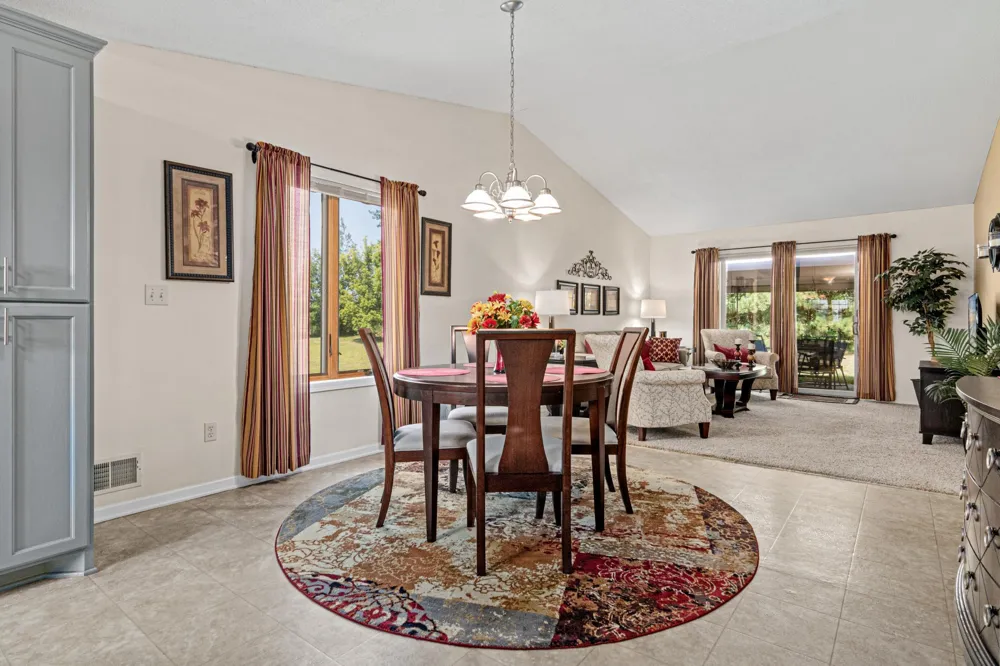 305 Wildwood Circle Roberts, WI 54023