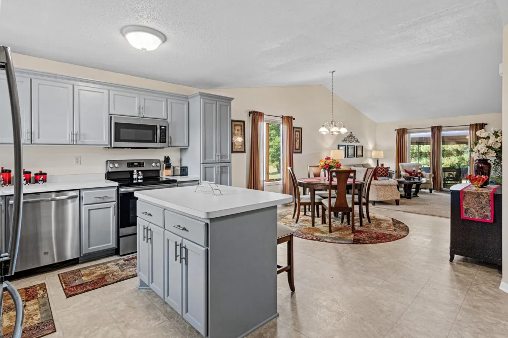 305 Wildwood Circle Roberts, WI 54023
