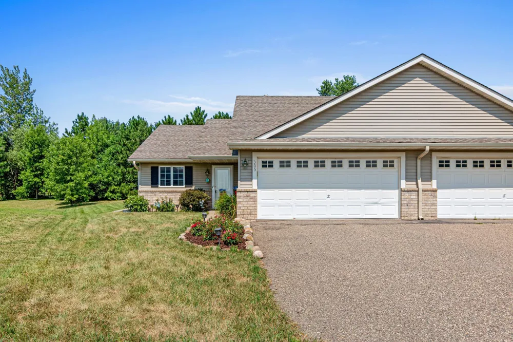 305 Wildwood Circle Roberts, WI 54023