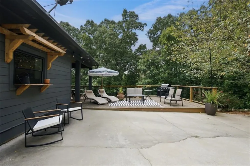 992 Oak Grove Road Carrollton, GA 30117