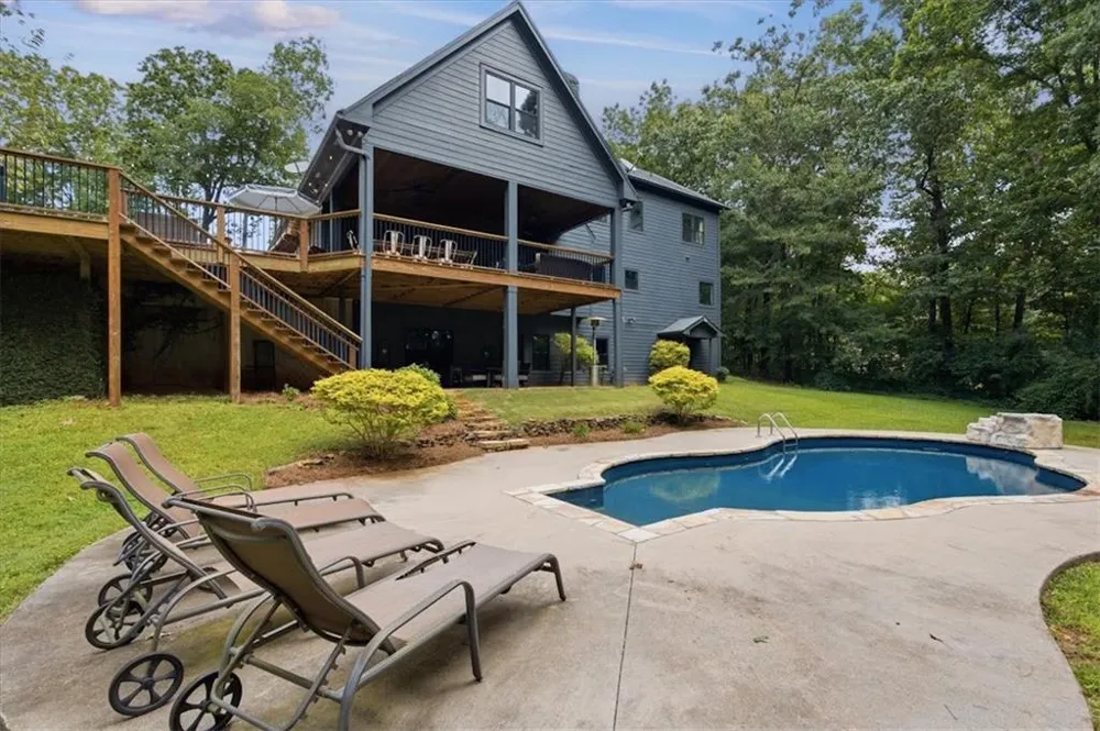 992 Oak Grove Road Carrollton, GA 30117