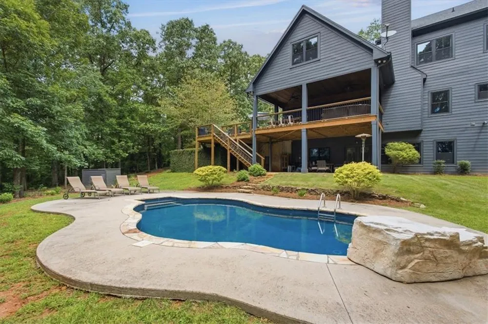 992 Oak Grove Road Carrollton, GA 30117