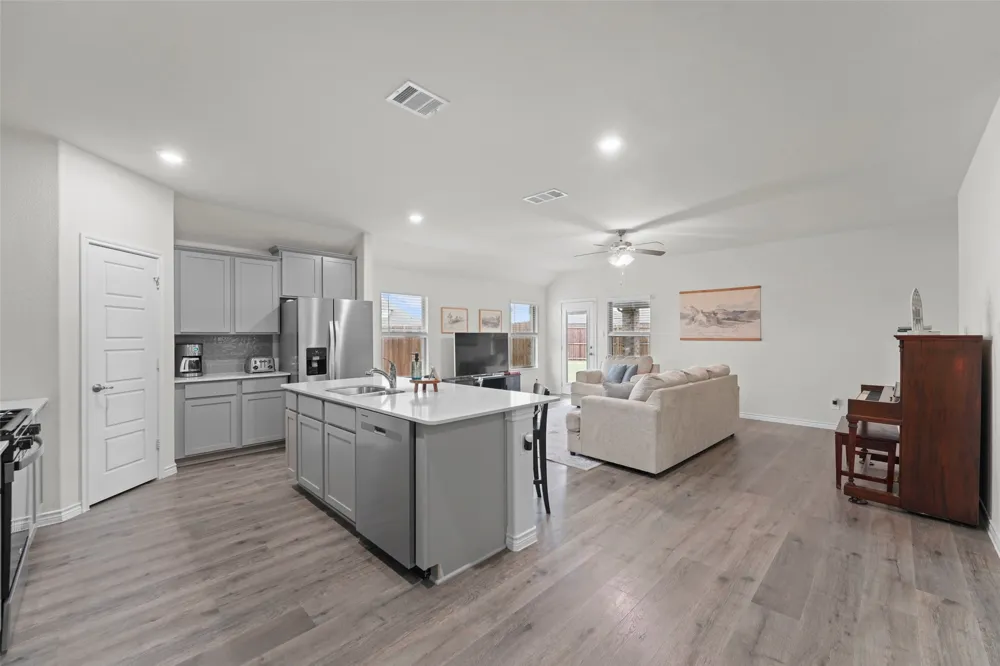 3720 Tracewood Bend Aubrey, TX 76227