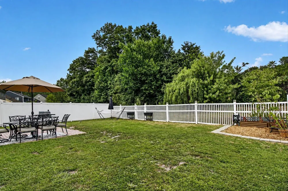 10415 Scarlet Oak Drive Ypsilanti, MI 48198