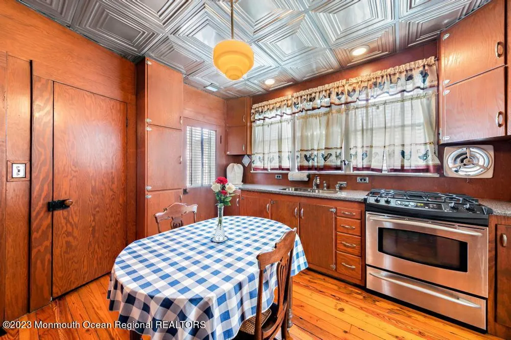 388 S Green Street Tuckerton, NJ 08087