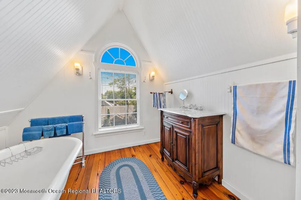 388 S Green Street Tuckerton, NJ 08087