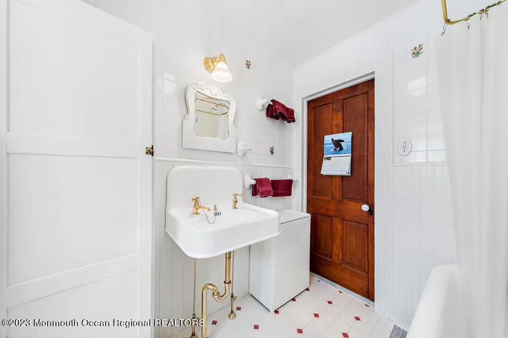 388 S Green Street Tuckerton, NJ 08087