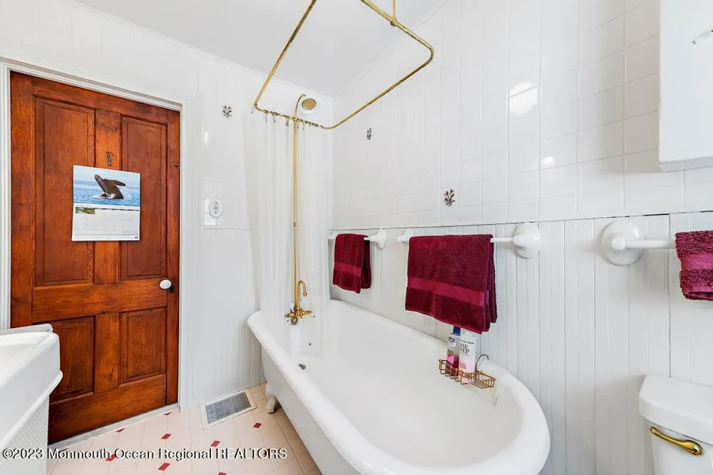 388 S Green Street Tuckerton, NJ 08087