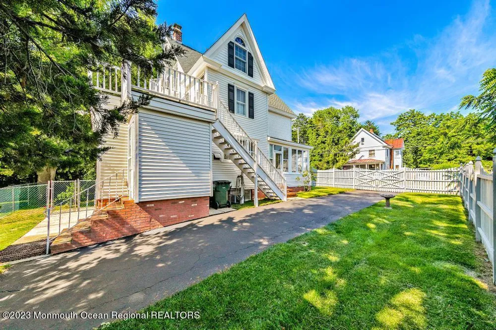 388 S Green Street Tuckerton, NJ 08087