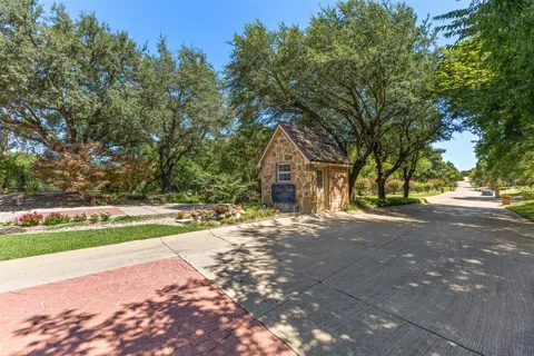 1190 Whispering Oaks Drive