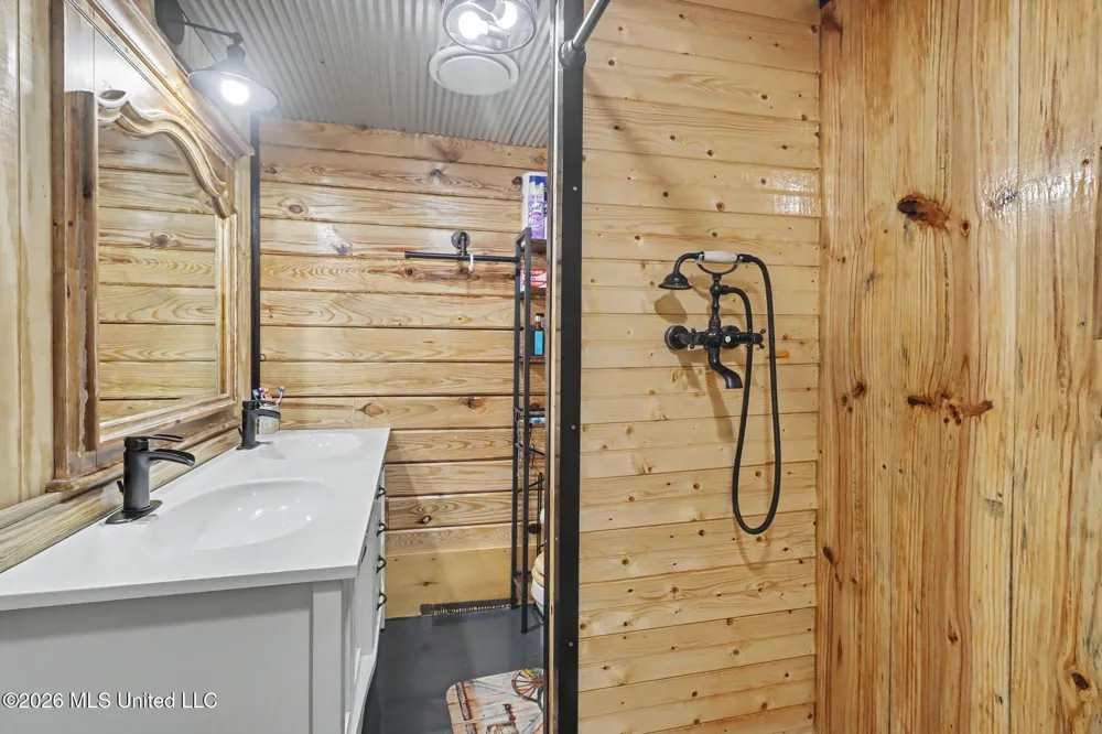 1 Stringer Road Wiggins, MS 39577