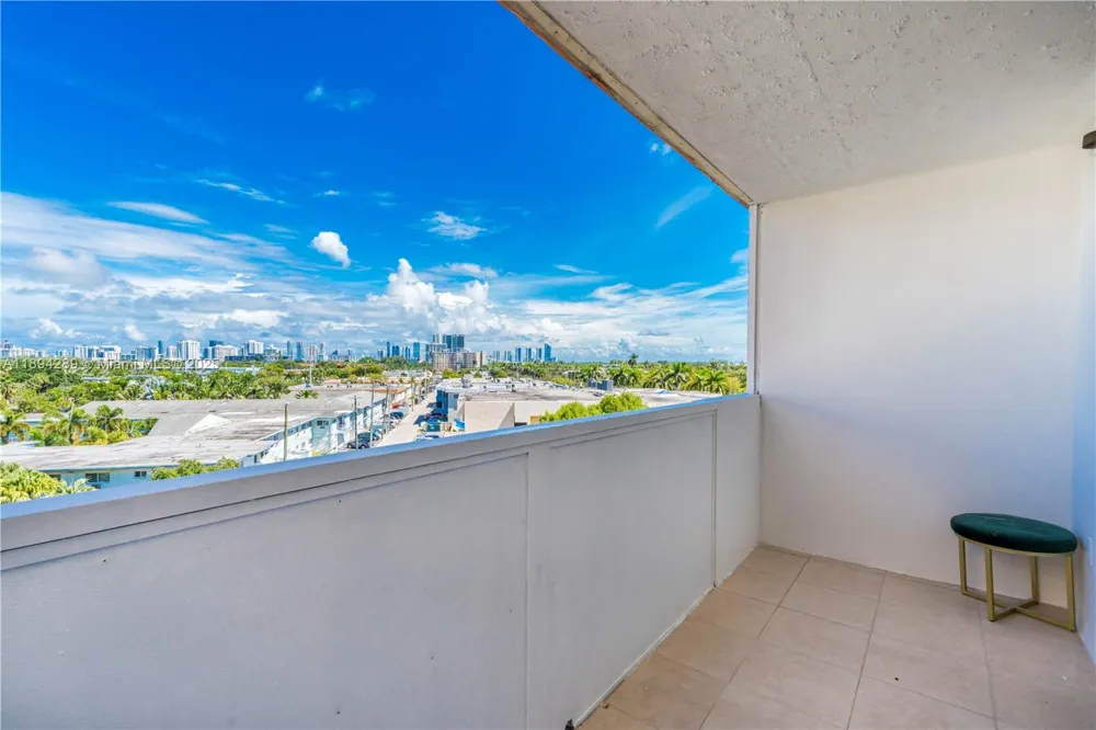 16400 NE 17th Ave #601 North Miami Beach, FL 33162