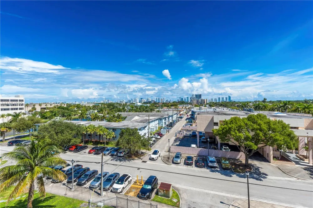 16400 NE 17th Ave #601 North Miami Beach, FL 33162