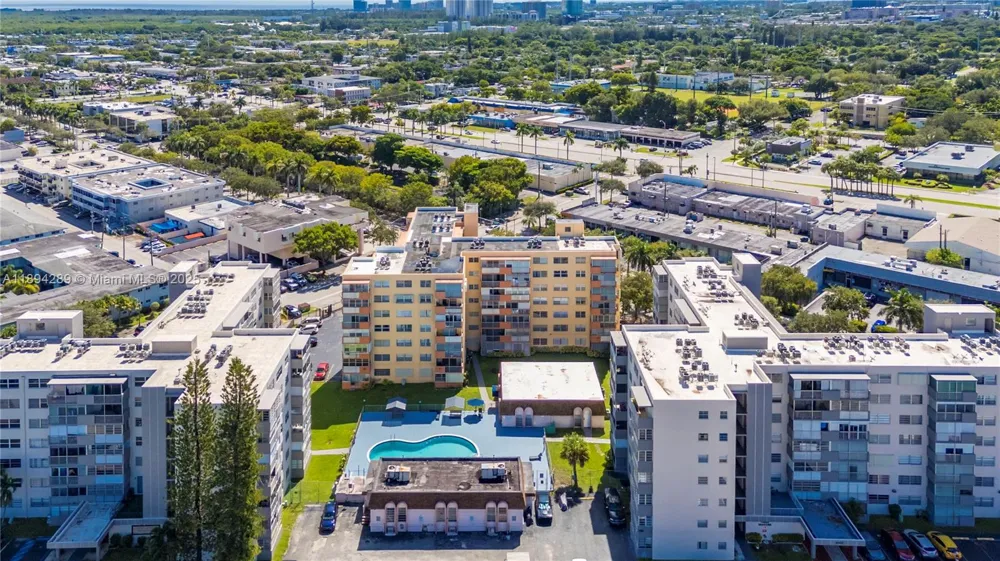16400 NE 17th Ave #601 North Miami Beach, FL 33162