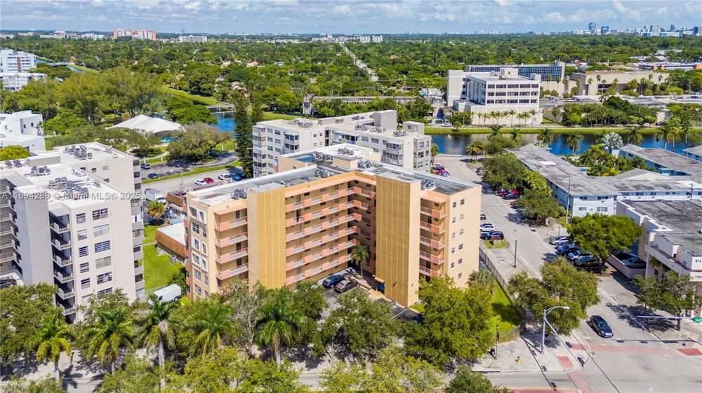 16400 NE 17th Ave #601 North Miami Beach, FL 33162