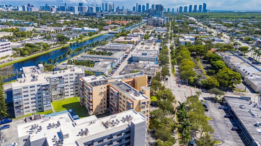 16400 NE 17th Ave #601 North Miami Beach, FL 33162