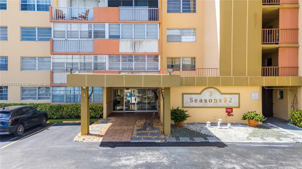 16400 NE 17th Ave #601 North Miami Beach, FL 33162