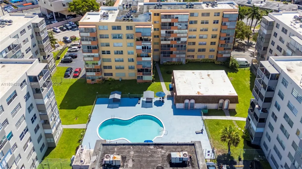 16400 NE 17th Ave #601 North Miami Beach, FL 33162