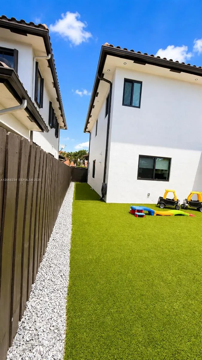 1820 SW 154th Ave Miami, FL 33185