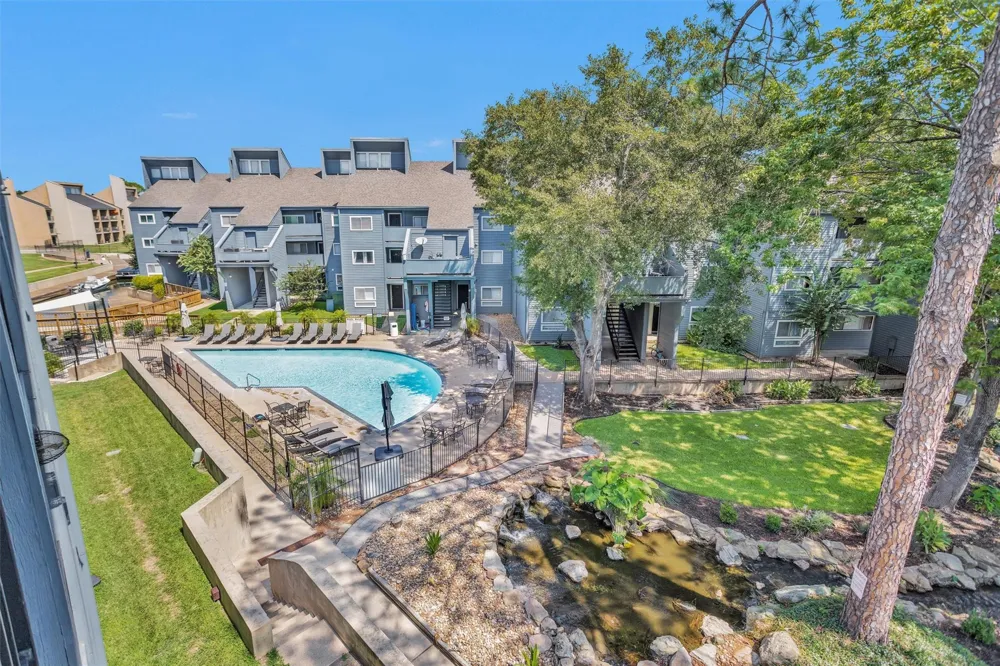 12500 Melville Drive 325c Montgomery, TX 77356