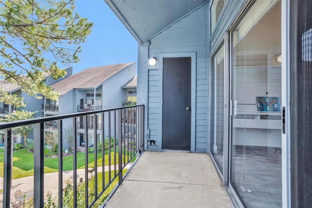 12500 Melville Drive 325c Montgomery, TX 77356