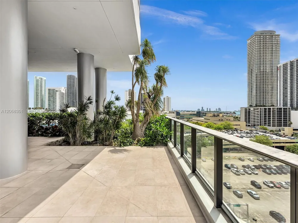 1600 NE 1st Ave #3119 Miami, FL 33132