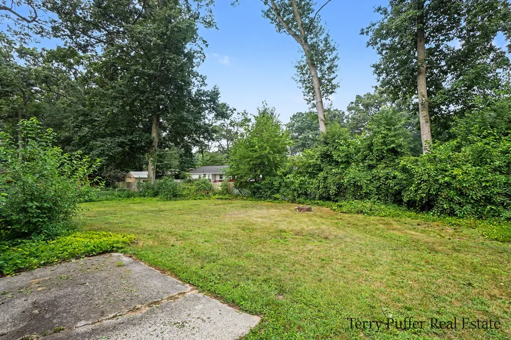 1107 Lancelot Drive Laketon Township, MI 49445