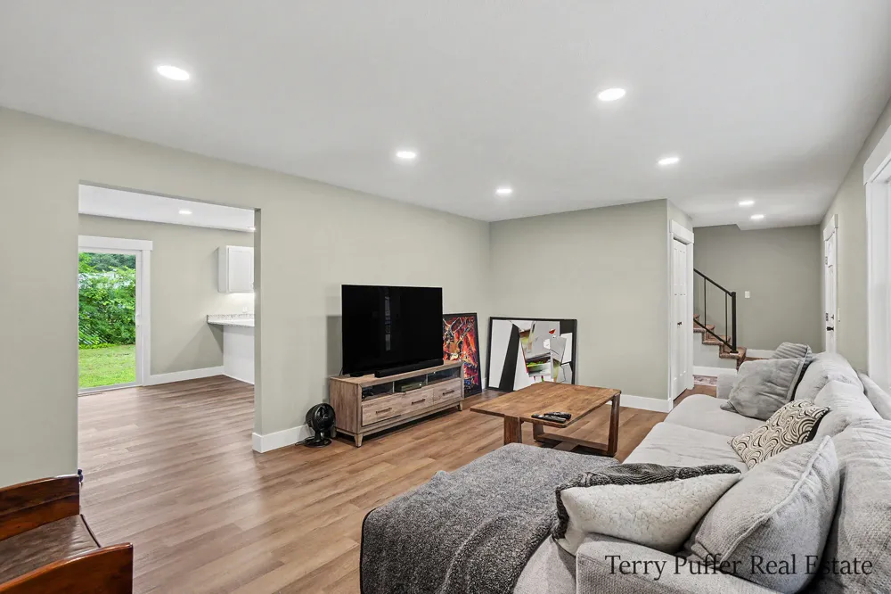 1107 Lancelot Drive Laketon Township, MI 49445
