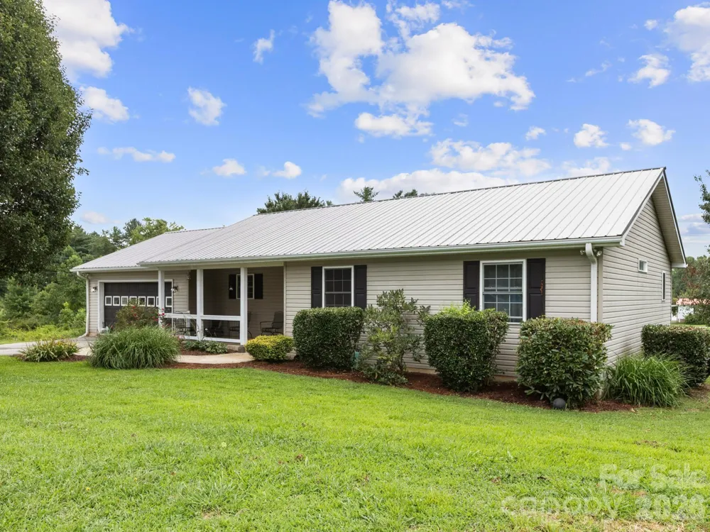 11 Cathy Court Hendersonville, NC 28792