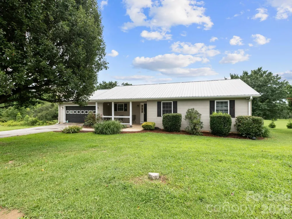11 Cathy Court Hendersonville, NC 28792