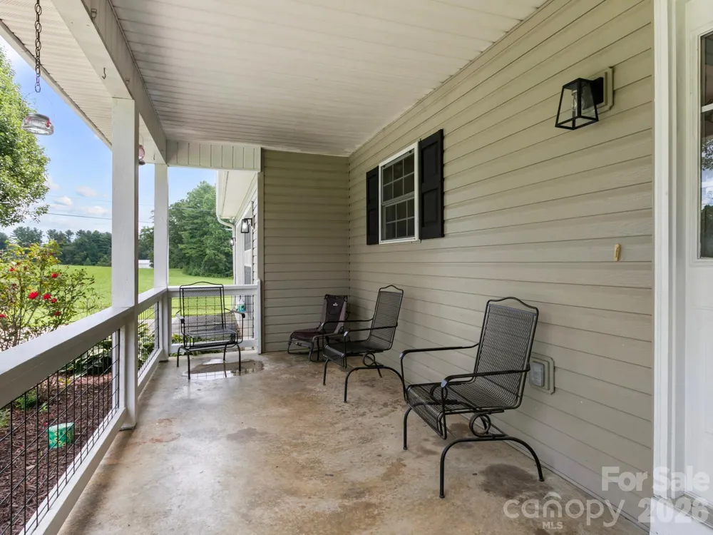 11 Cathy Court Hendersonville, NC 28792