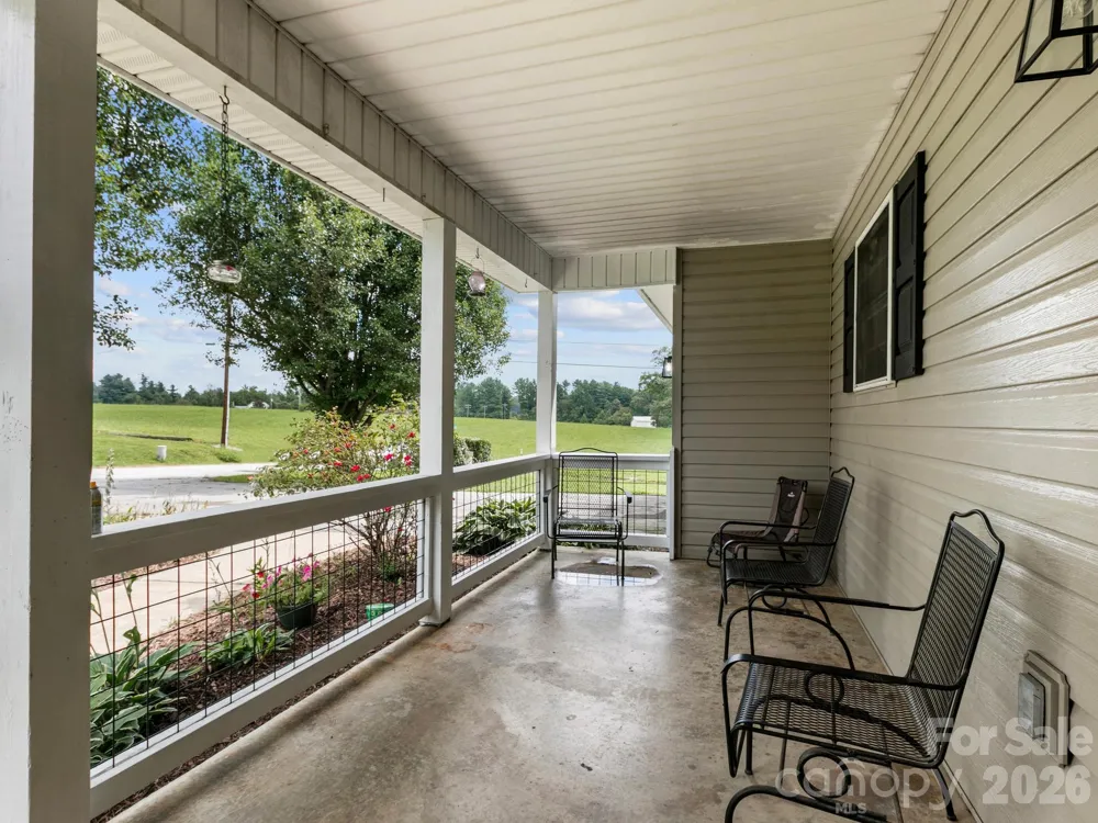11 Cathy Court Hendersonville, NC 28792