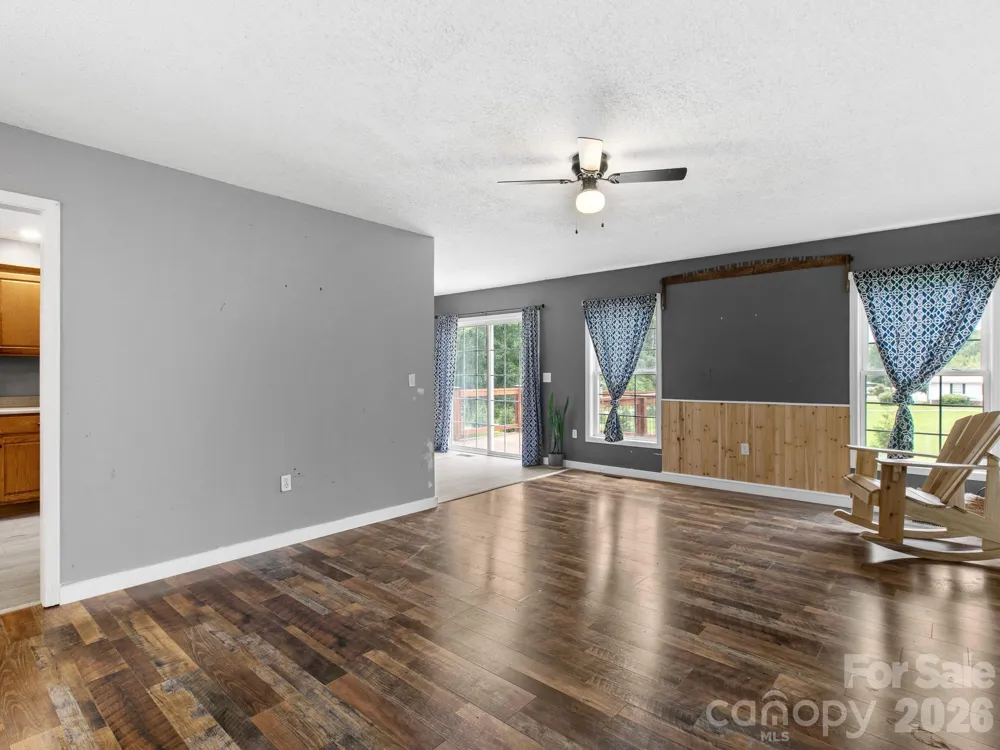 11 Cathy Court Hendersonville, NC 28792