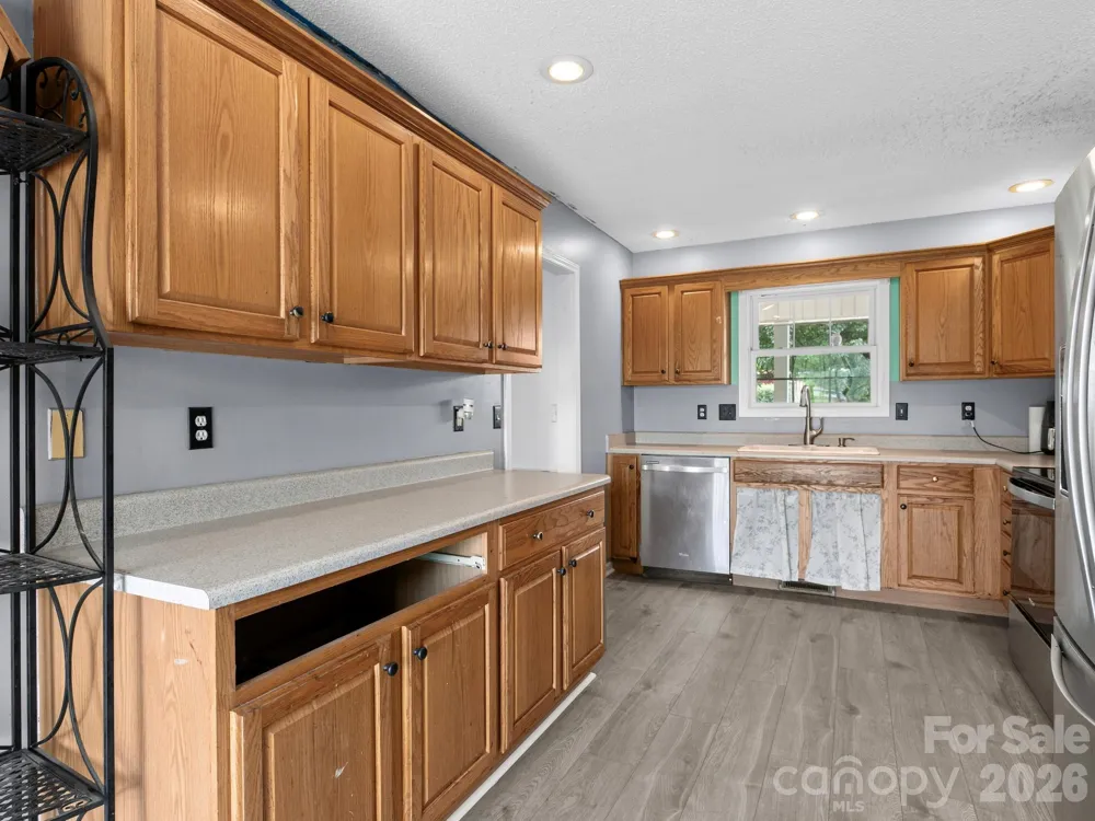 11 Cathy Court Hendersonville, NC 28792