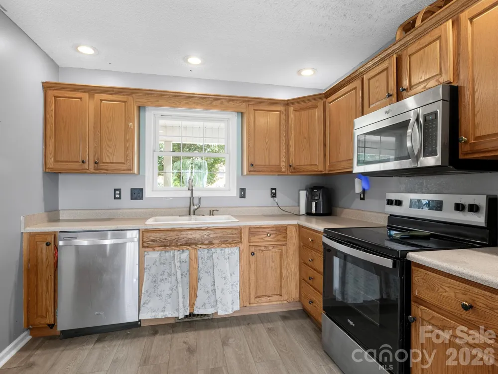 11 Cathy Court Hendersonville, NC 28792