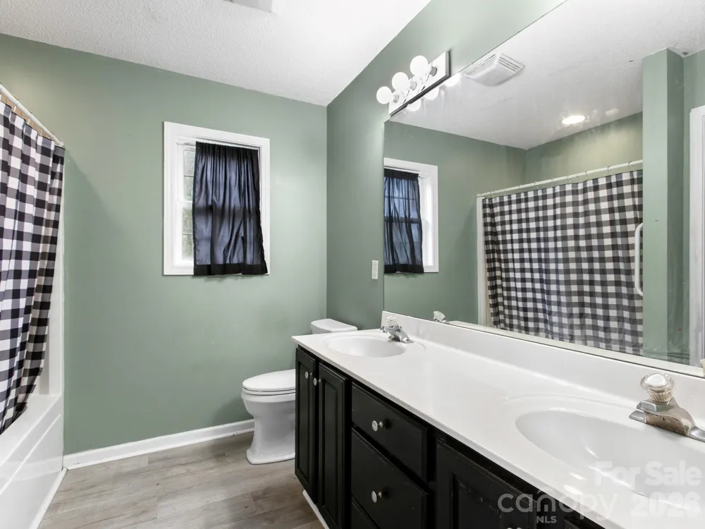11 Cathy Court Hendersonville, NC 28792