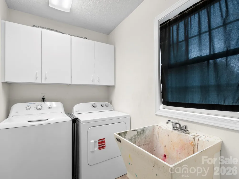 11 Cathy Court Hendersonville, NC 28792