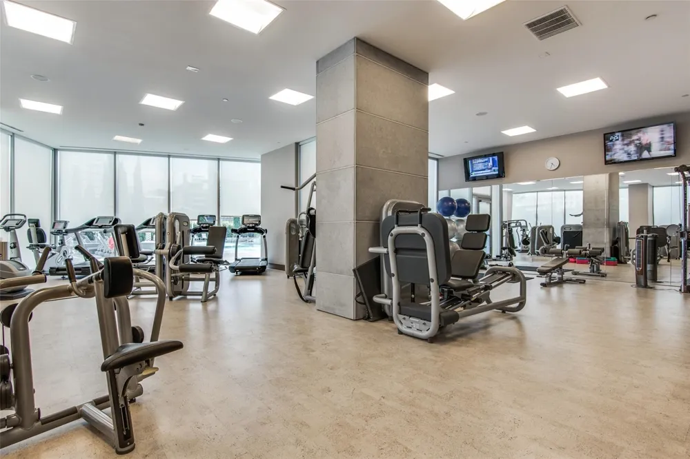 2900 McKinnon Street #2404 Dallas, TX 75201
