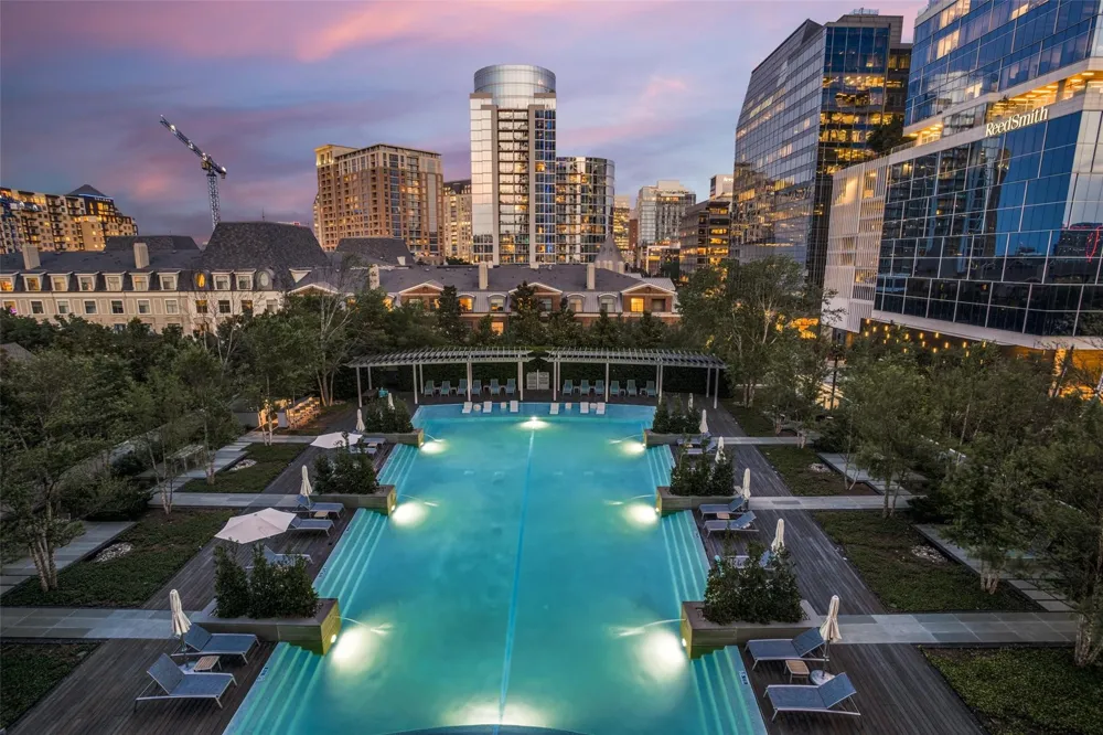 2900 McKinnon Street #2404 Dallas, TX 75201