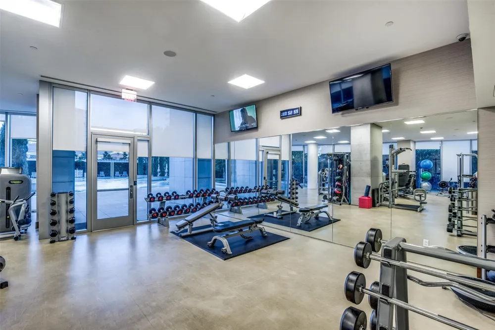 2900 McKinnon Street #2404 Dallas, TX 75201