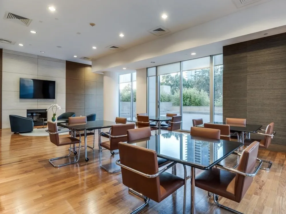 2900 McKinnon Street #2404 Dallas, TX 75201