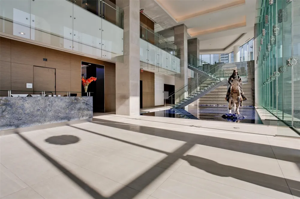 2900 McKinnon Street #2404 Dallas, TX 75201
