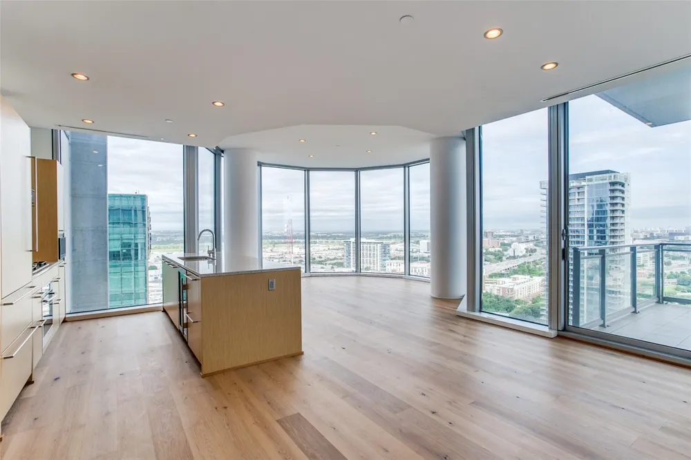 2900 McKinnon Street #2404 Dallas, TX 75201