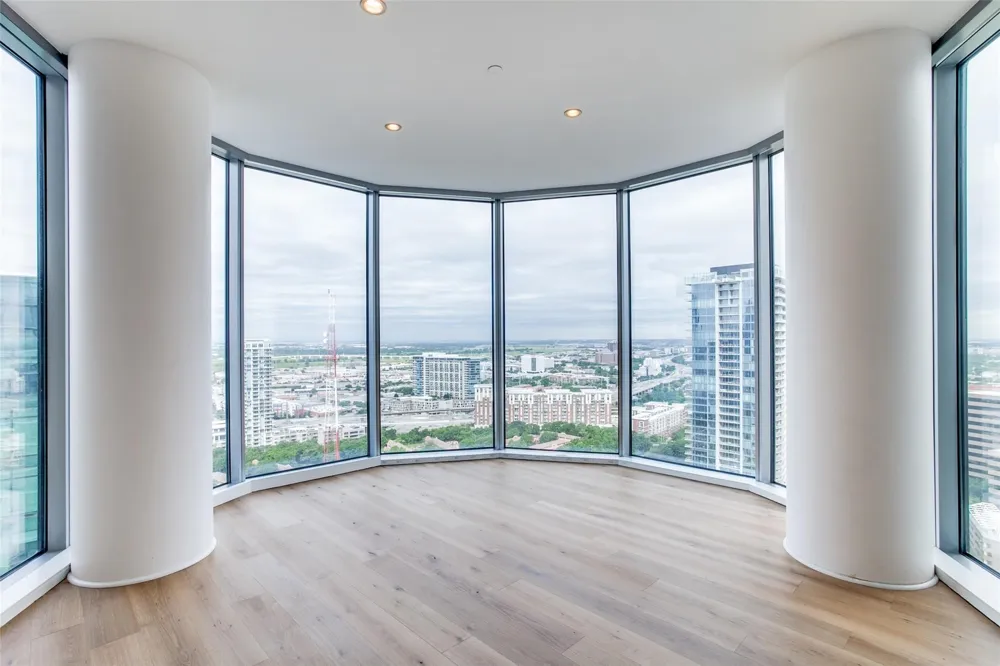 2900 McKinnon Street #2404 Dallas, TX 75201